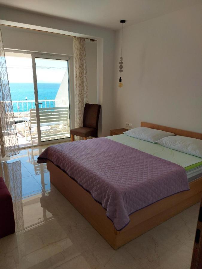Apartments By The Sea Podgora, Makarska - 11469 Exterior photo