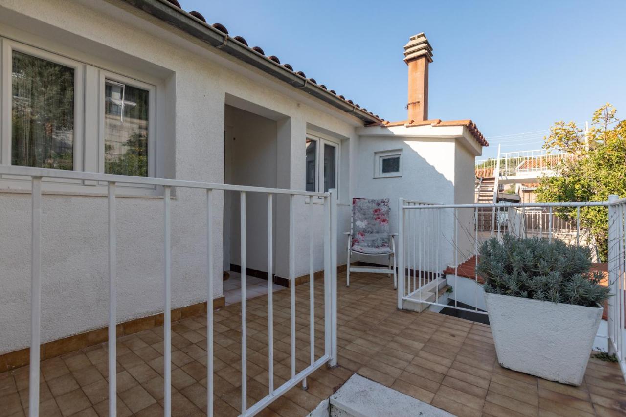 Apartments By The Sea Podgora, Makarska - 11469 Exterior photo